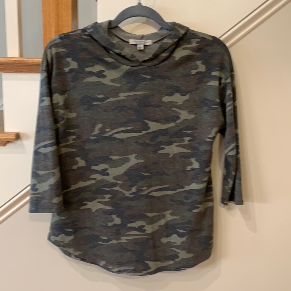 Hooded camo print sweatshirt lightly worn